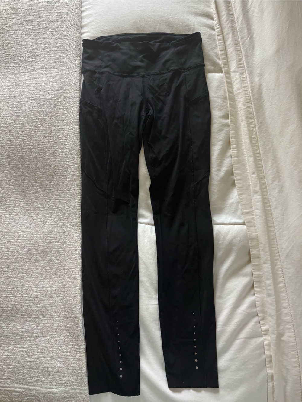 Lululemon Black High-Waisted Leggings with Reflective Dots 7/8 length